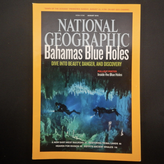 NationalGeographicAugust2010BahamasBlueHoleswithpulloutposter
